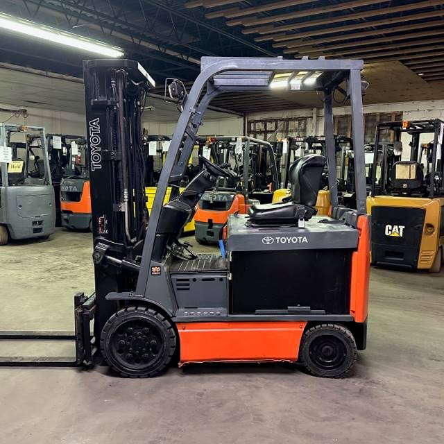 2017 Toyota Forklift 8FBCHU25 featured image