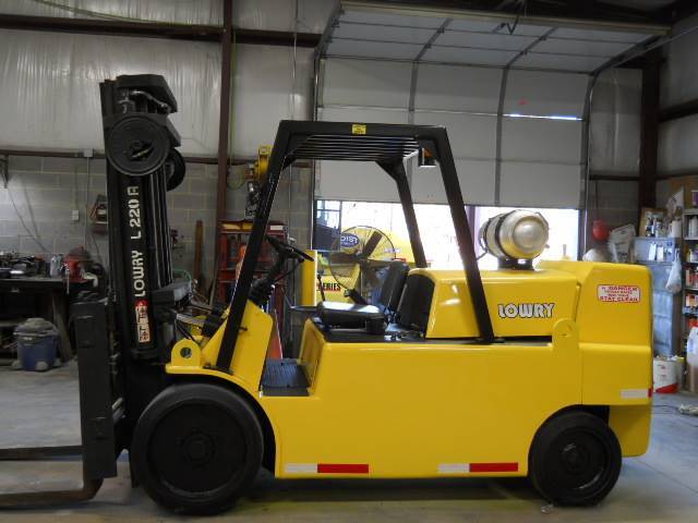 2000 Lowry Forklift L220 featured image