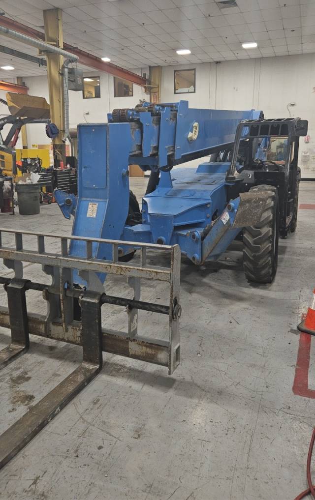 2014 Genie Telehandler GTH-1056 featured image