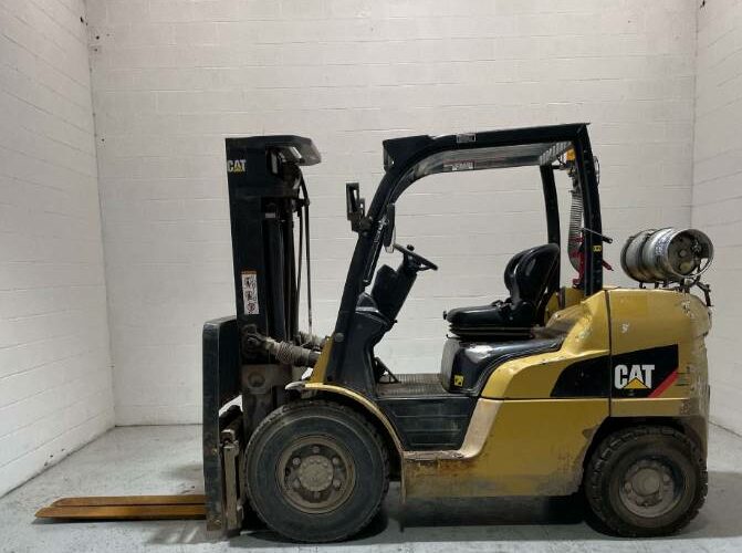 2013 Cat Forklift P8000 featured image