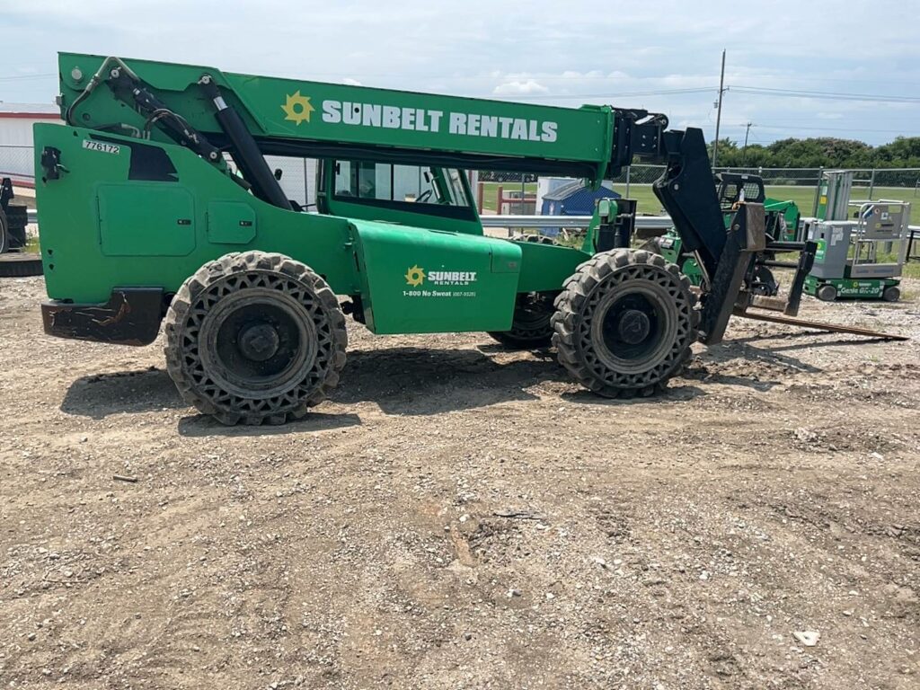 2015 Skytrak Telehandler 10054 featured image