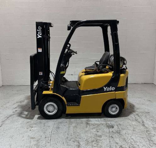 2016 Yale Forklift GLP030VX featured image