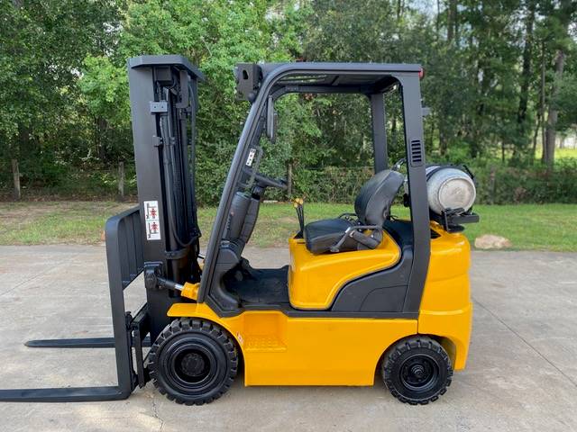 2010 Hyundai Forklift 18L-7 featured image