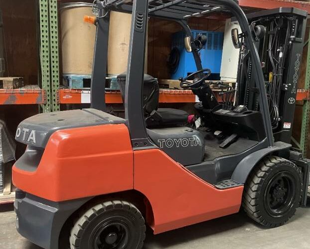 2010 Toyota Forklift 8FDU30 featured image