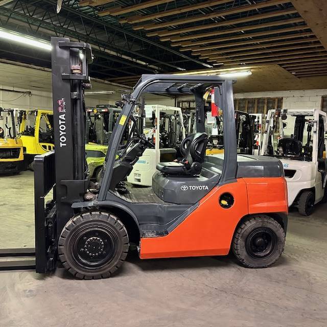 2018 Toyota Forklift 8FD40U featured image