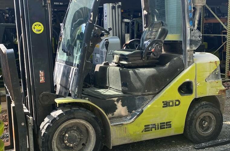 2018 Clark Forklift S30D featured image