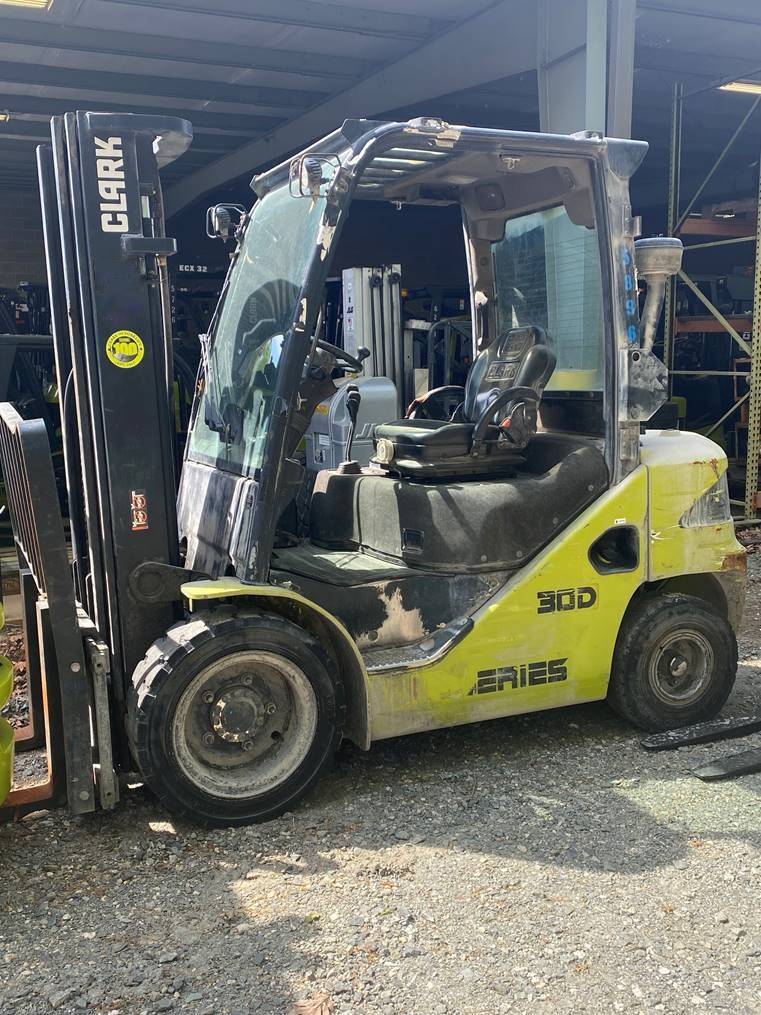 2018 Clark Forklift S30D featured image