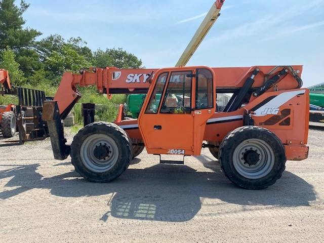 2014 Skytrak Telehandler 10054 featured image