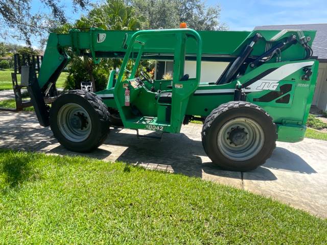 2014 Skytrak Telehandler 10042 featured image