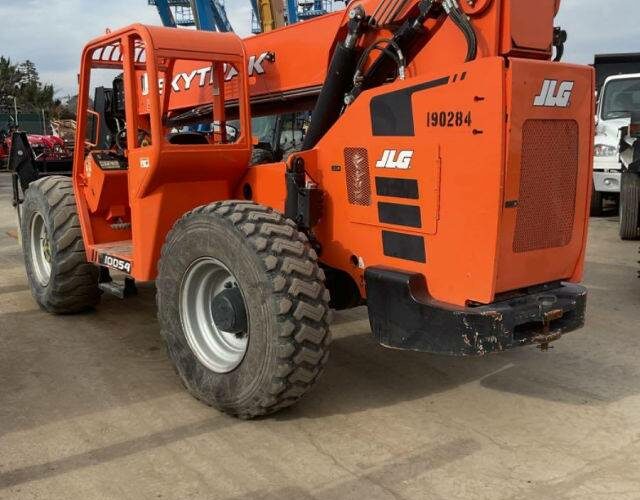 2019 Skytrak Telehandler 10054 featured image