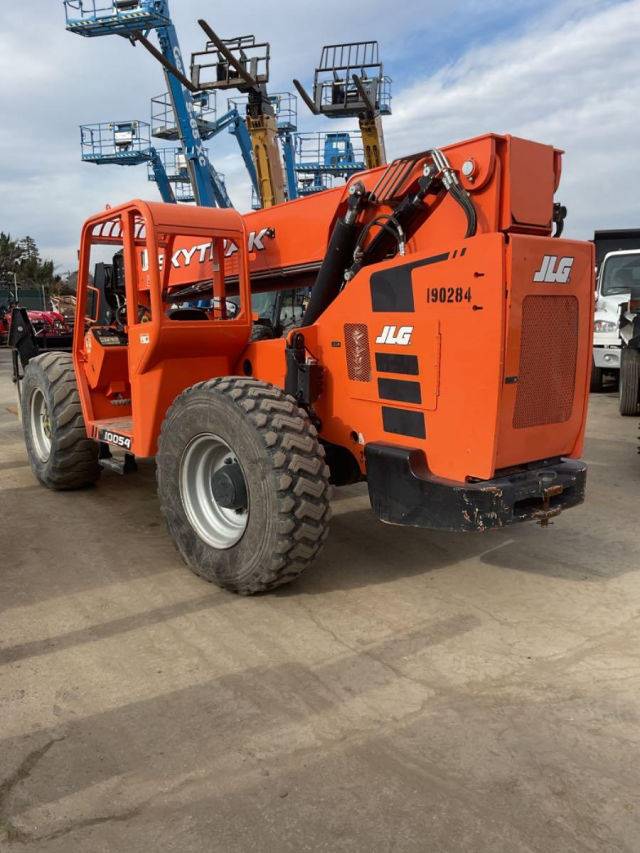 2019 Skytrak Telehandler 10054 featured image