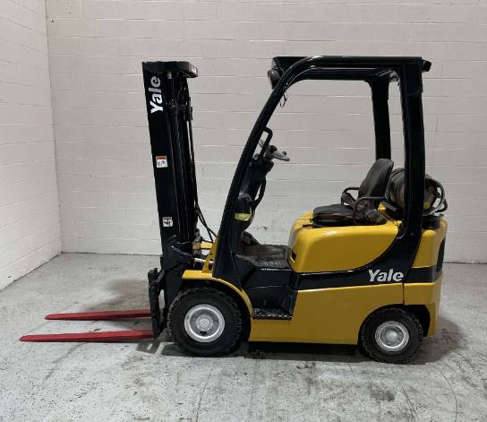 2016 Yale Forklift GLP030VX featured image