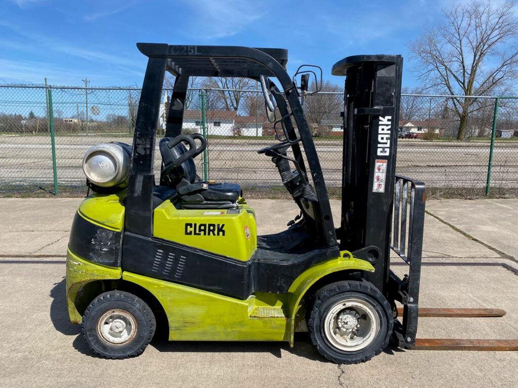 2014 Clark Forklift C25L featured image