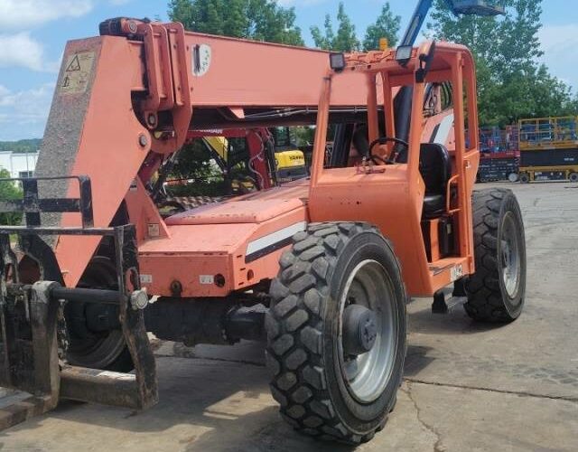 2014 Skytrak Telehandler 8042 featured image