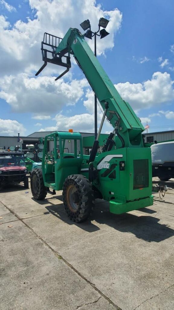 2013 Skytrak Telehandler 6042 featured image