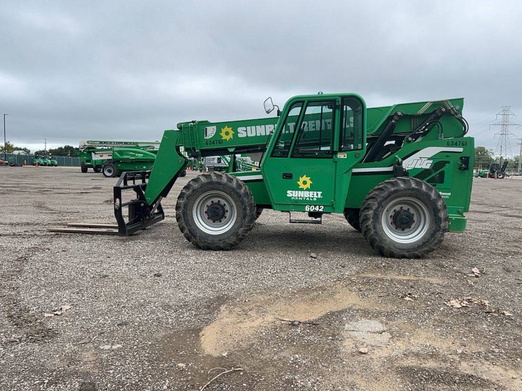 2014 Skytrak Telehandler 6042 featured image