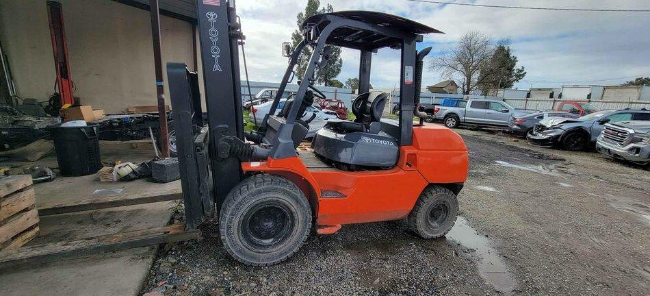 2011 Toyota Forklift 7FDAU50 featured image