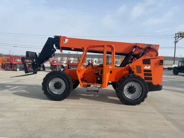 2018 Skytrak Telehandler 8042 featured image