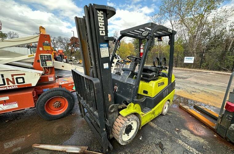 2017 Clark Forklift C30CL featured image