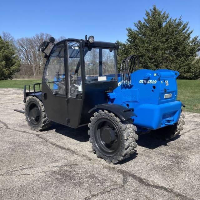 2015 Genie Telehandler GTH-5519 featured image