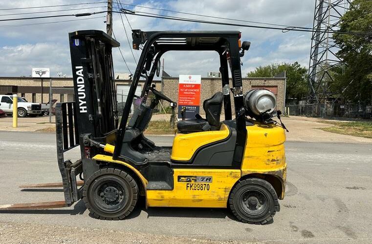 2016 Hyundai Forklift 25L-7A featured image