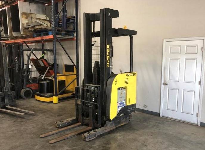 2014 Hyster Forklift N40ZR featured image