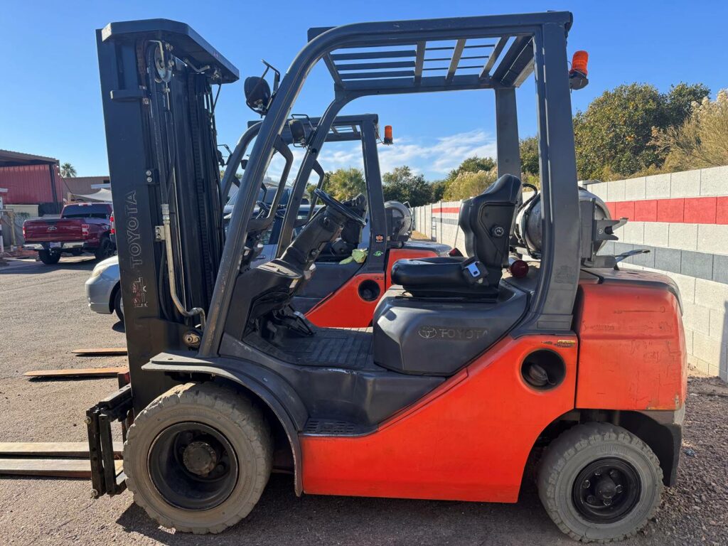 2013 Toyota Forklift 8FGU25 featured image