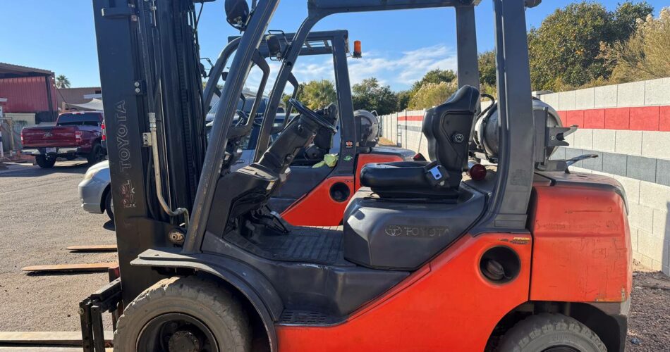 2013 Toyota Forklift 8FGU25 featured image