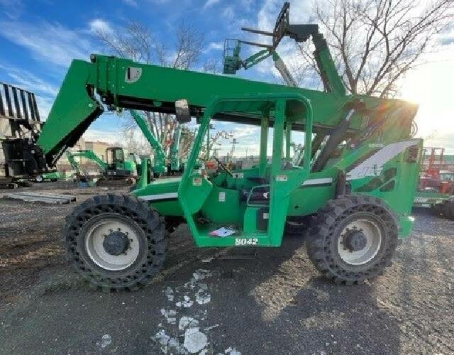 2014 Skytrak Telehandler 8042 featured image