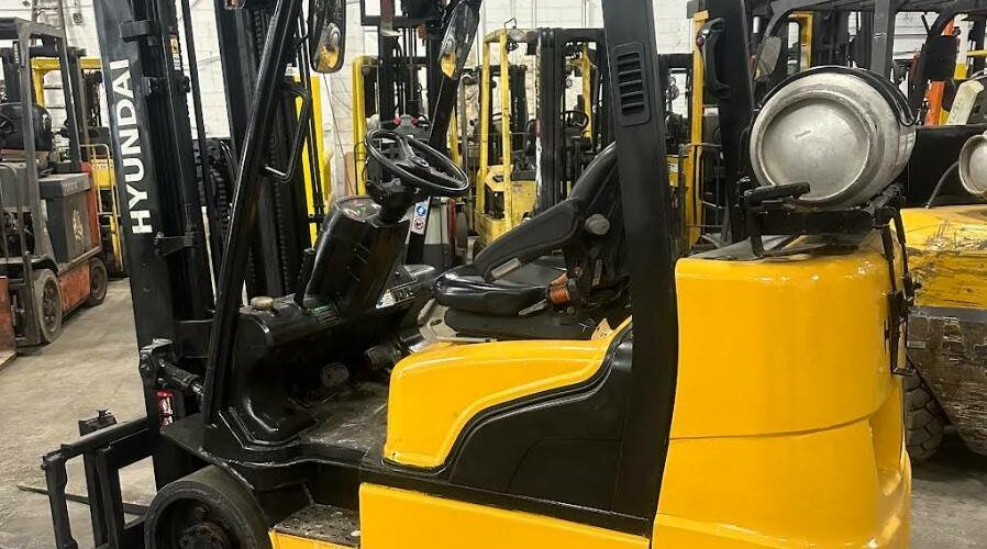 2018 Hyundai Forklift 25LC-7A featured image