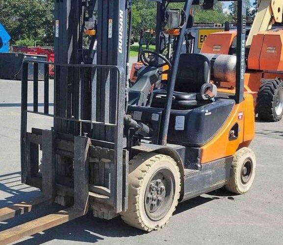 2015 Doosan Forklift G30E-5 featured image