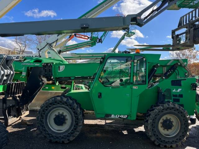 2015 Skytrak Telehandler 6042 featured image