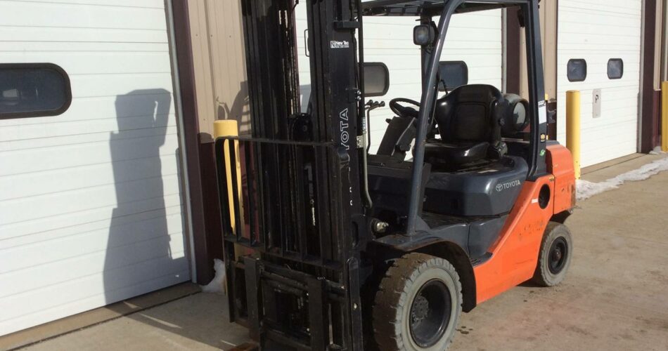 2016 Toyota Forklift 8FGU25 featured image