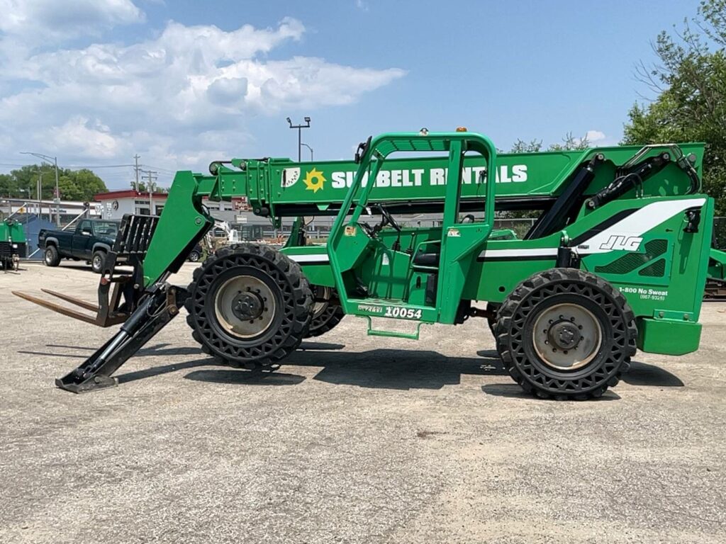 2014 Skytrak Telehandler 10054 featured image