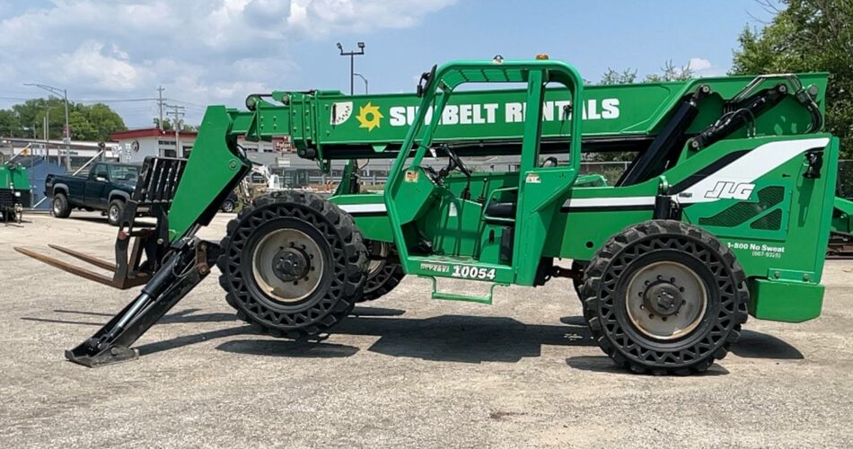 2014 Skytrak Telehandler 10054 featured image