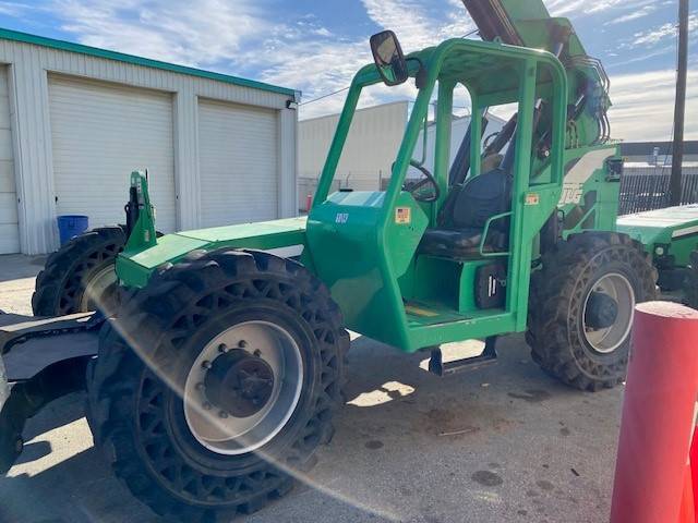 2014 Skytrak Telehandler 10054 featured image