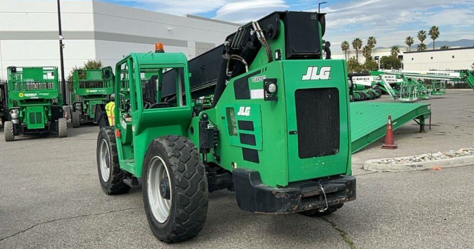 2016 Skytrak Telehandler 10054 featured image