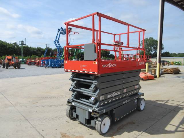 2021 Skytrak Scissor Lift SJ4740 featured image