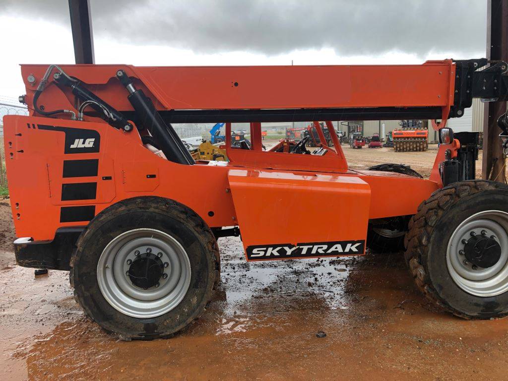 2022 Skytrak Telehandler 10054 featured image