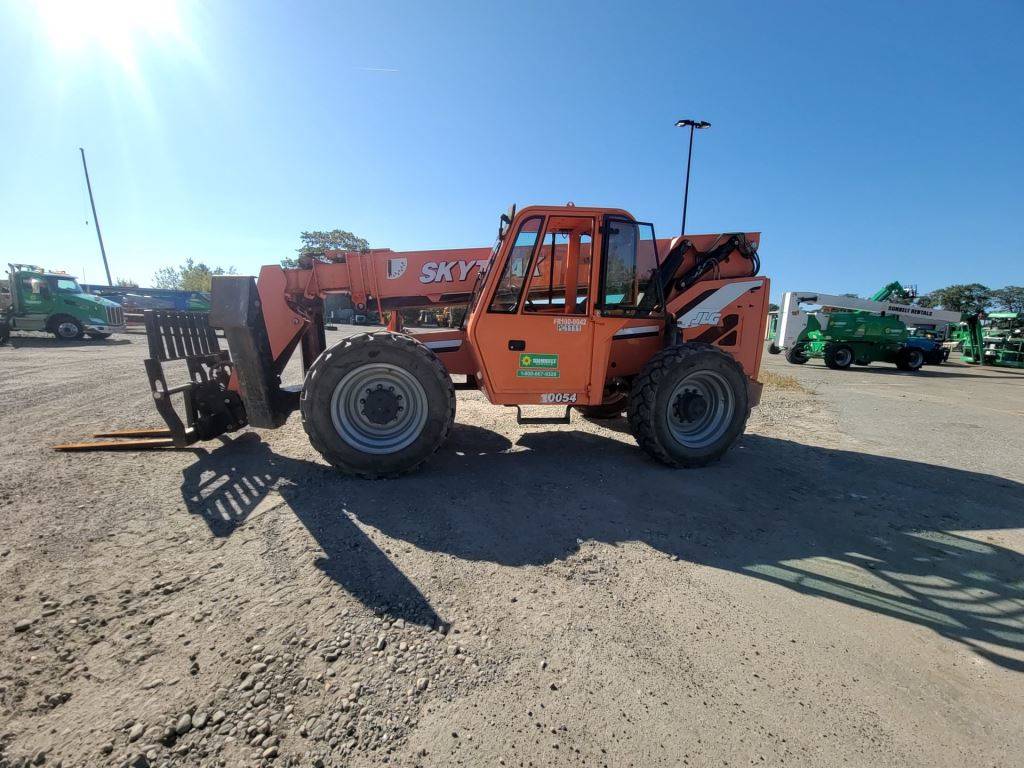 2014 Skytrak Telehandler 10054 featured image