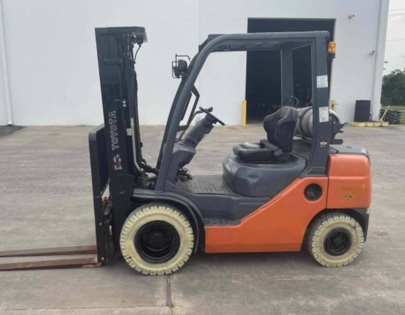 2017 Toyota Forklift 8FGU25 featured image