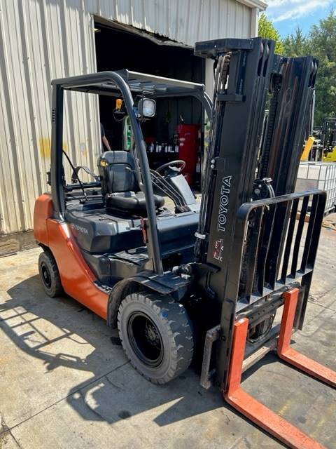 2017 Toyota Forklift 8FGU25 featured image