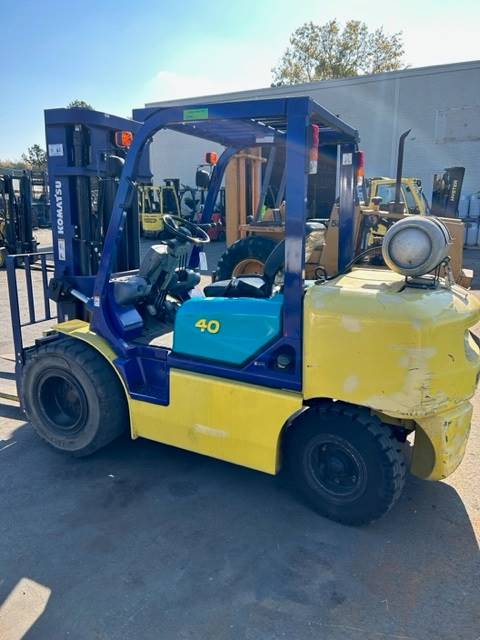 2001 Komatsu Forklift FG40ZT-7 featured image