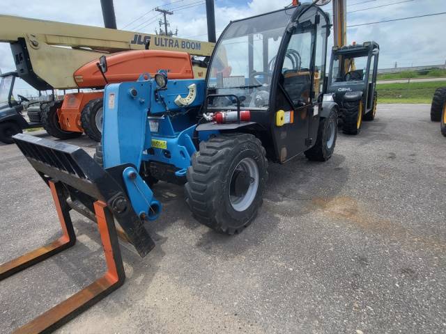 2017 Genie Telehandler GTH-5519 featured image