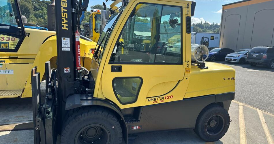 2015 Hyster Forklift H120FT featured image