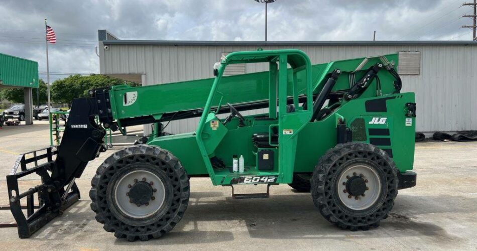 2017 Skytrak Telehandler 6042 featured image