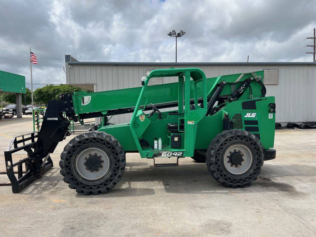 2017 Skytrak Telehandler 6042 featured image