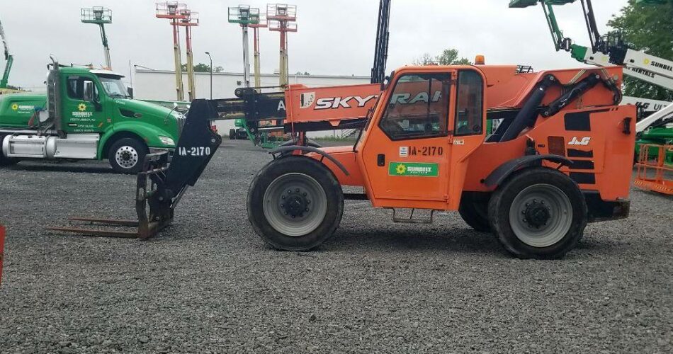 2015 Skytrak Telehandler 8042 featured image