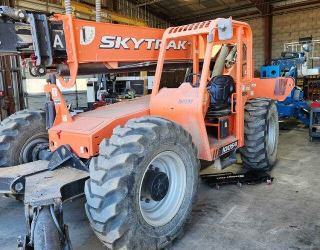 2019 Skytrak Telehandler 10054 featured image