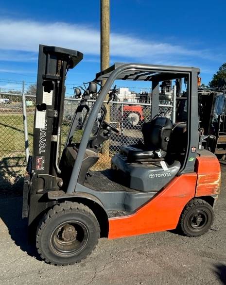 2017 Toyota Forklift 8FGU25 featured image